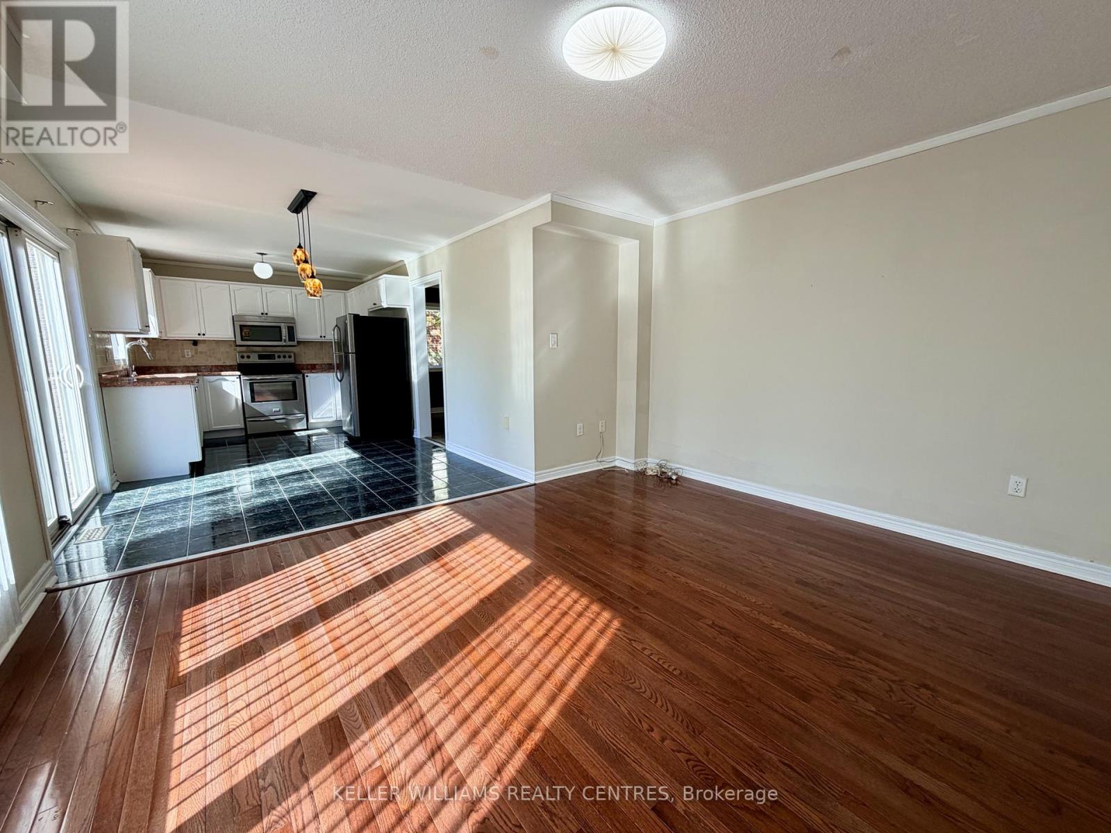 111 Bentley Crescent — photo 13