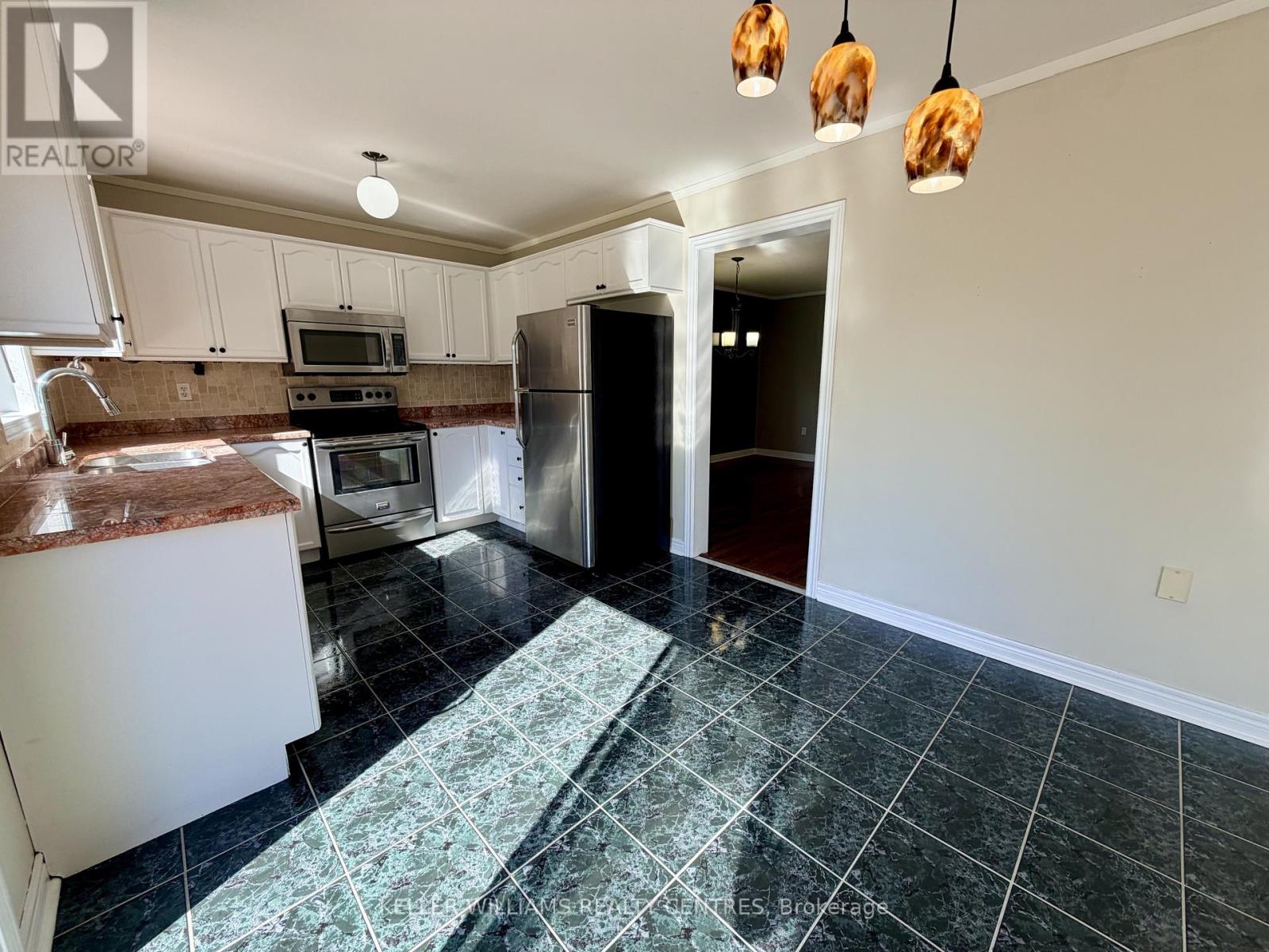 111 Bentley Crescent — photo 17