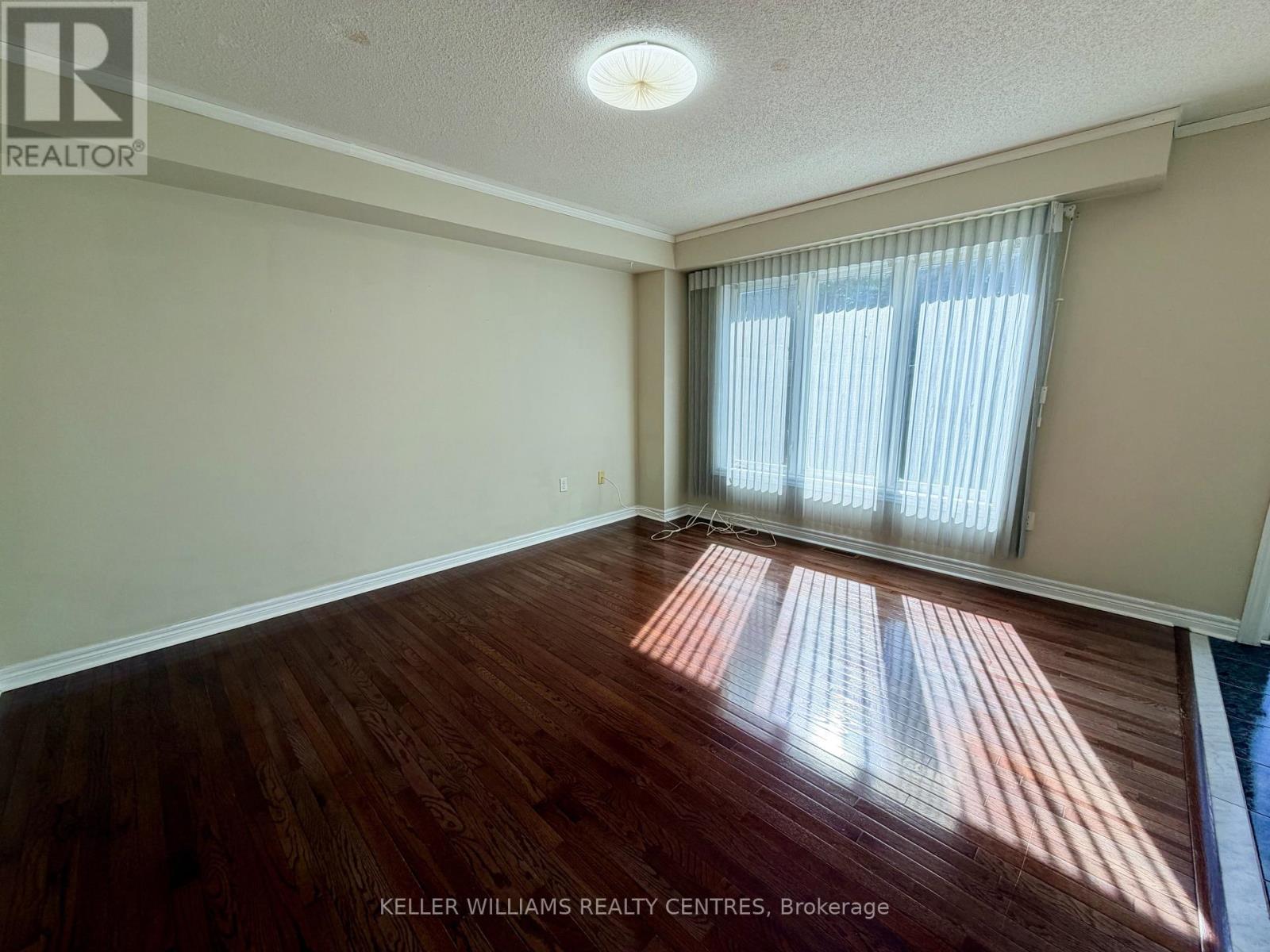 111 Bentley Crescent — photo 12