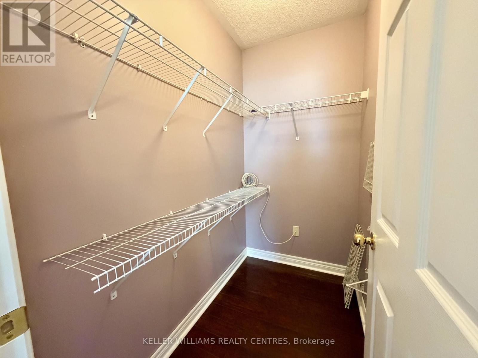 111 Bentley Crescent — photo 41