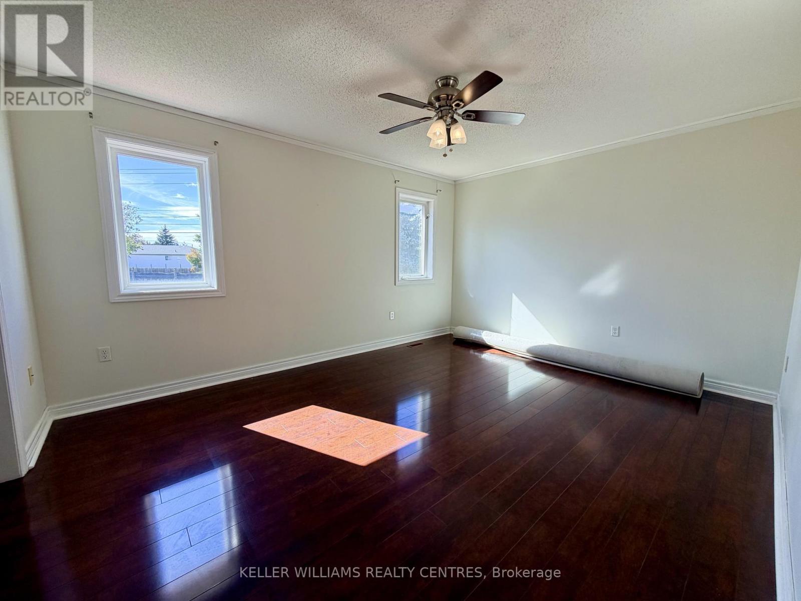 111 Bentley Crescent — photo 34