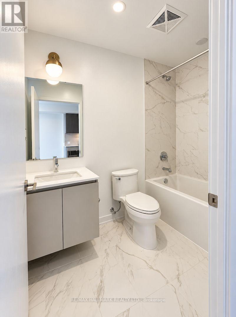 395 Dundas Street West — photo 14