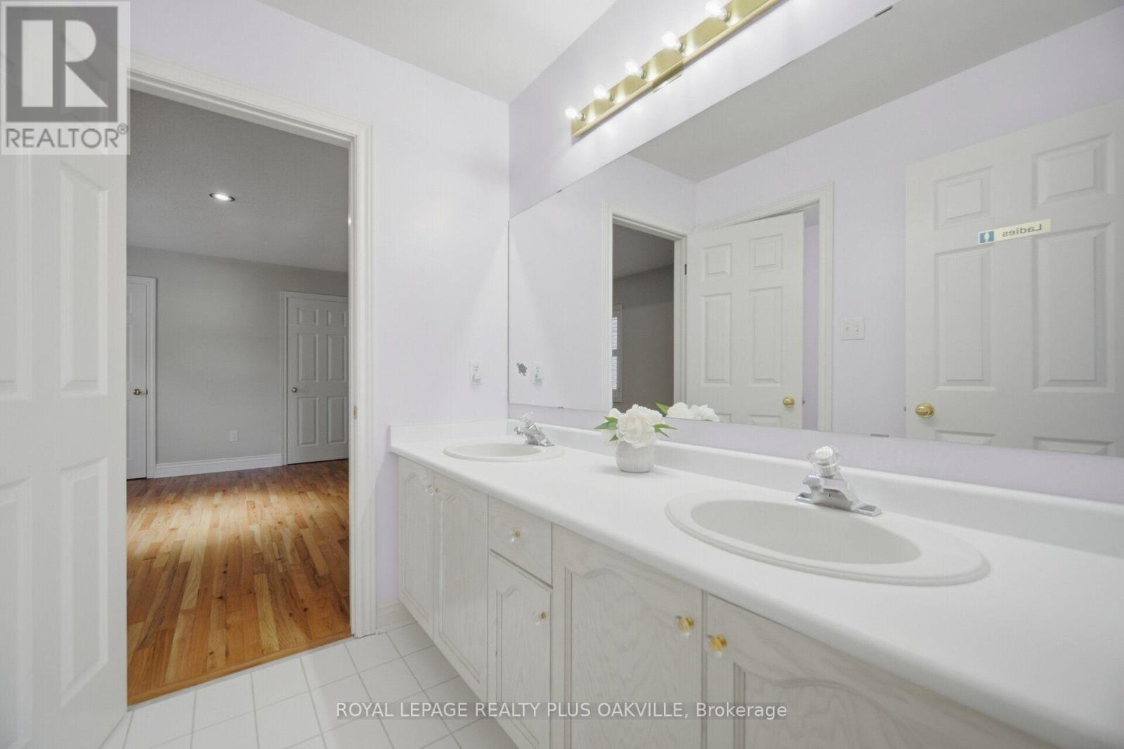 5892 Glen Erin Drive, Mississauga, ON photo 27