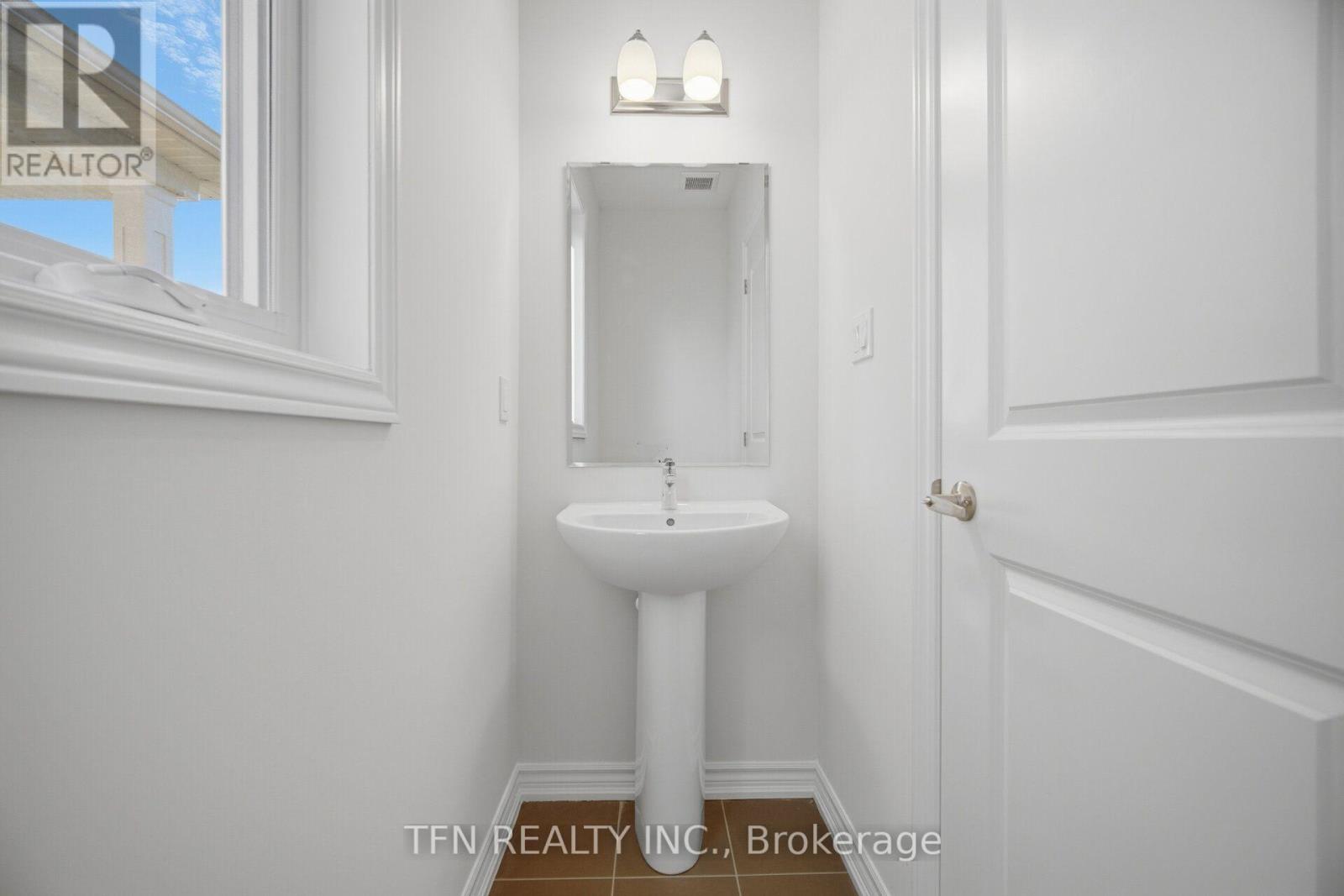 31 Brown Street — photo 26