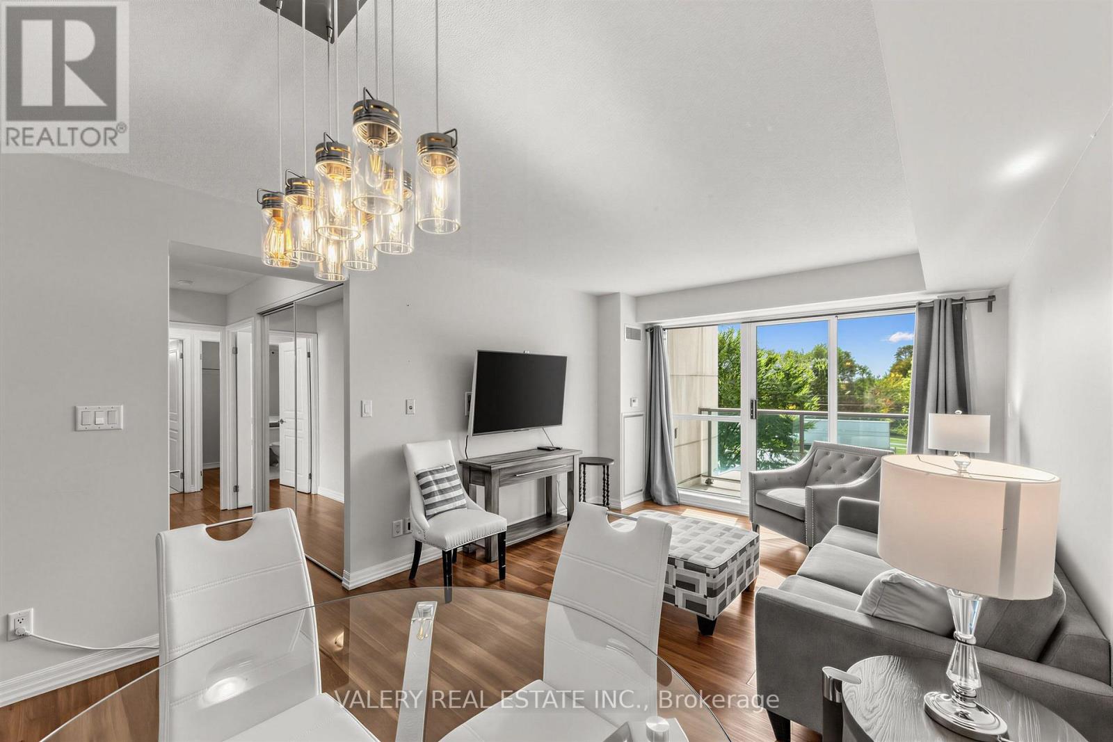 Photo of 1403 Royal York Road