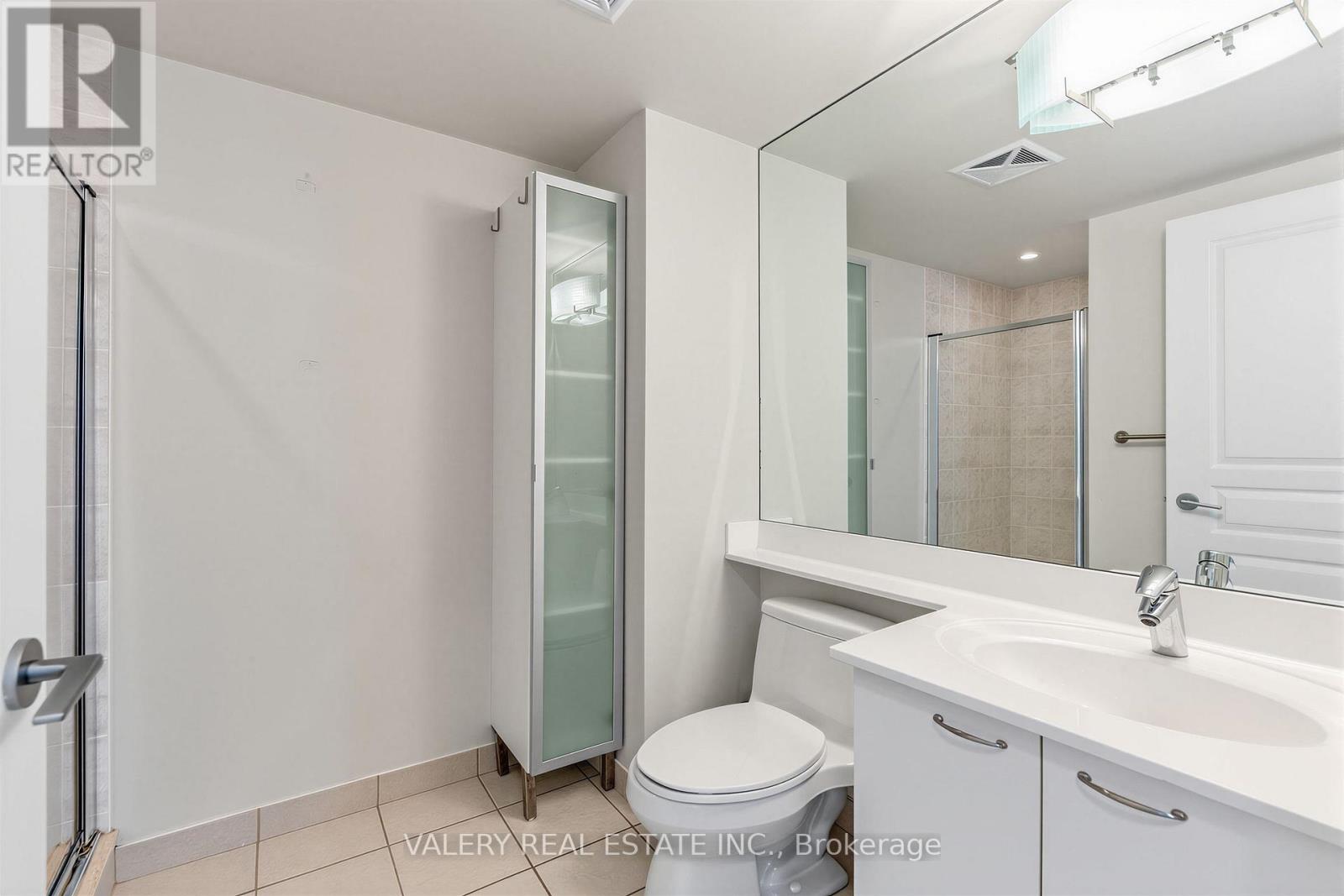 1403 Royal York Road — photo 19