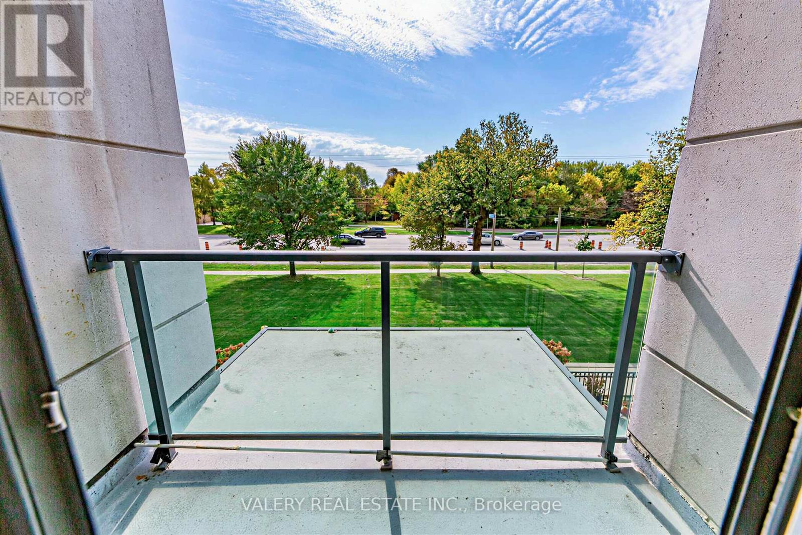 1403 Royal York Road — photo 21