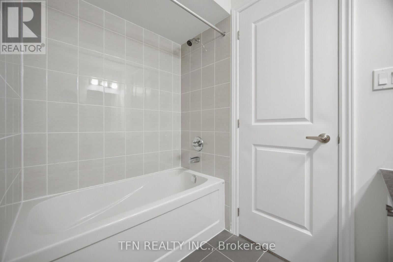 31 Brown Street — photo 45