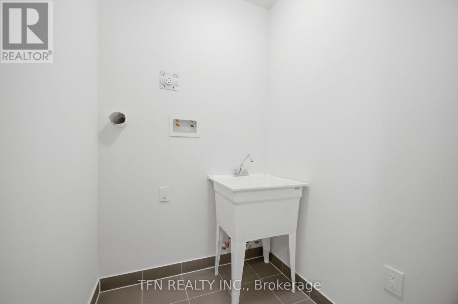 31 Brown Street — photo 46