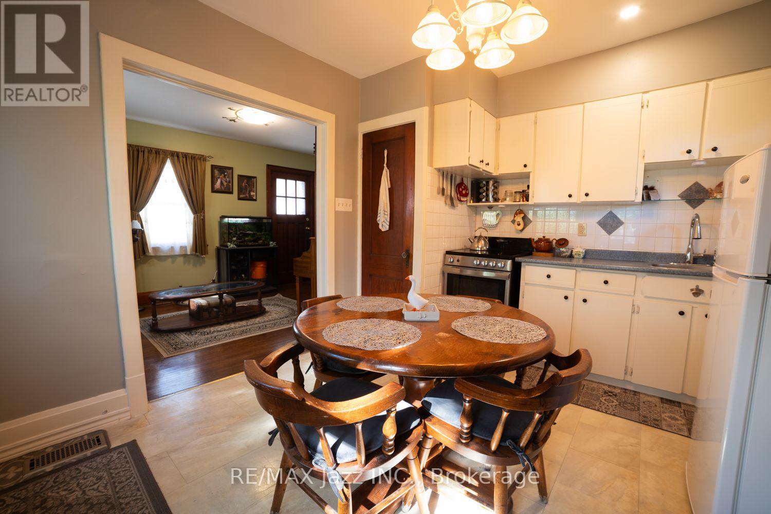 34 Jackson Avenue, Peterborough, ON photo 14