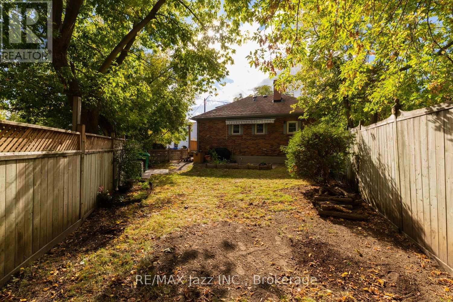 34 JACKSON AVENUE - 8