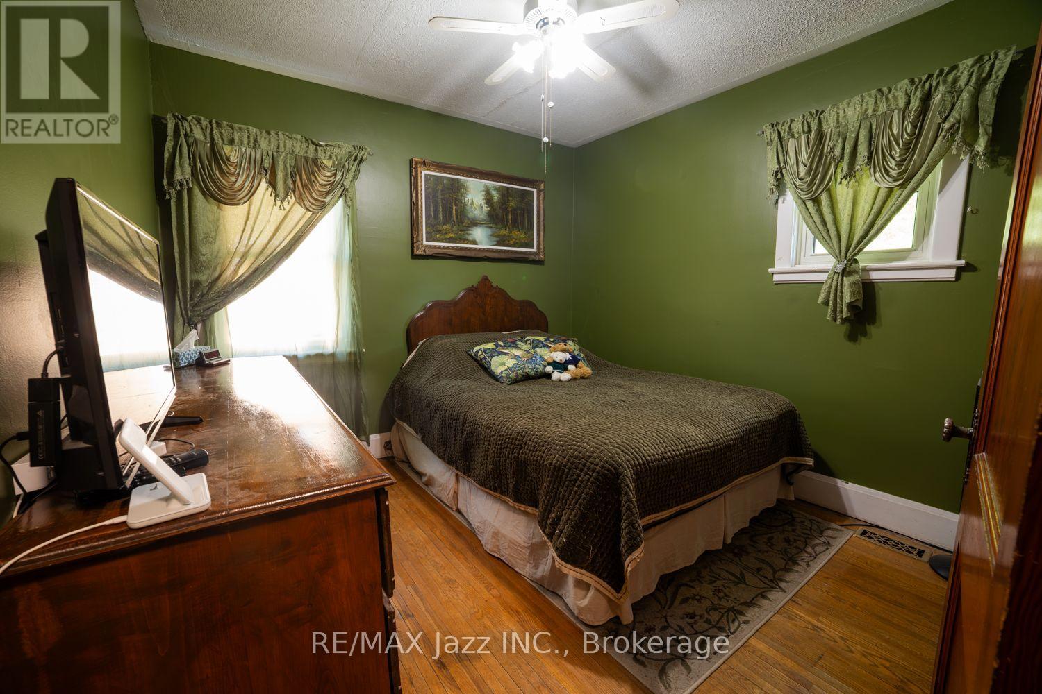 34 Jackson Avenue, Peterborough, ON photo 17