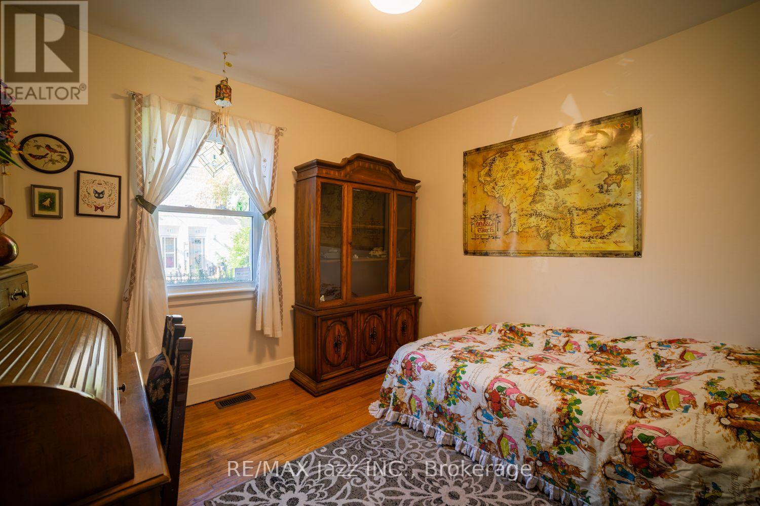 34 JACKSON AVENUE - 19