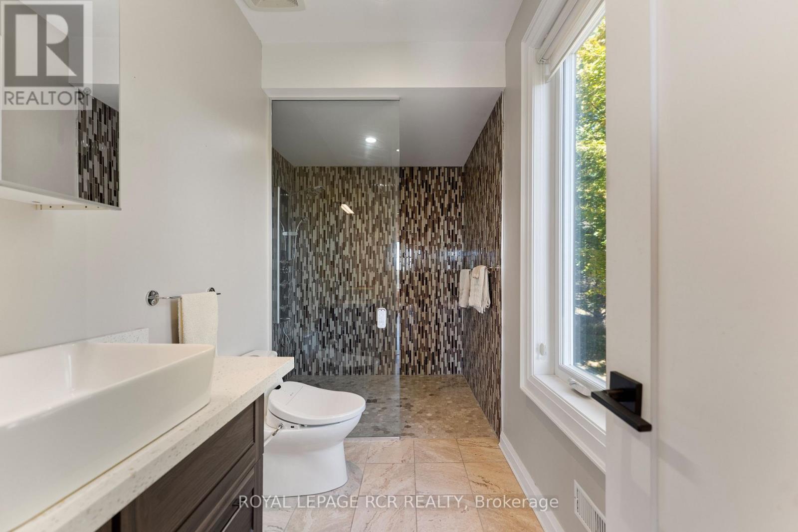 9121 Erin-Garafraxa Townline, Erin, ON photo 35