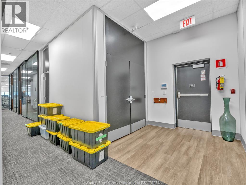 215 Eugenie Street West — photo 17