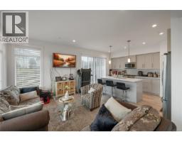 Bathroom - A1 327 Hilchey Rd, Campbell River, BC V9W1P6 Photo 7