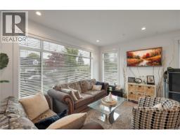 Living room - A1 327 Hilchey Rd, Campbell River, BC V9W1P6 Photo 8