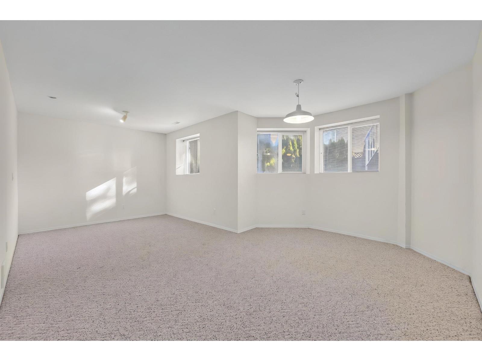 Photo of 11036 163A STREET 27