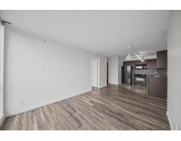 2701 13618 100 Avenue, Surrey, BC V3T0A8 Photo 8