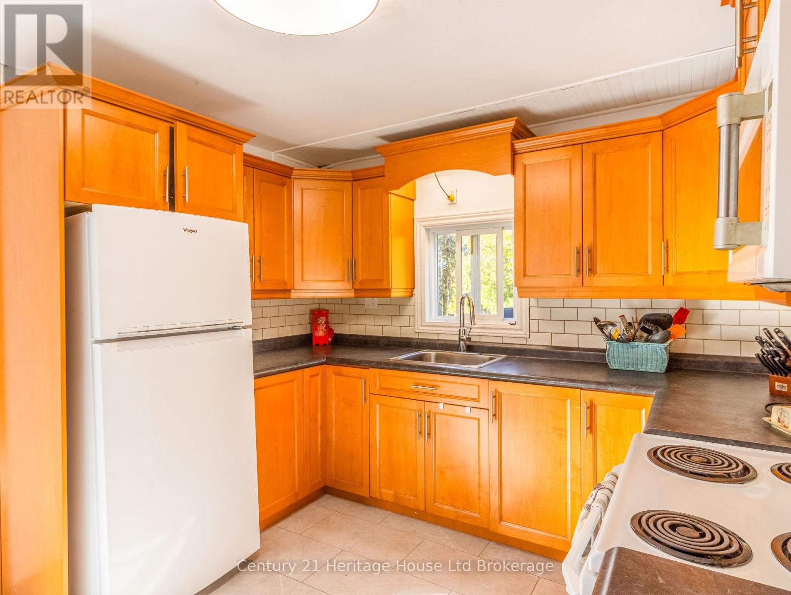 715101 Oxford Road 4 — photo 27