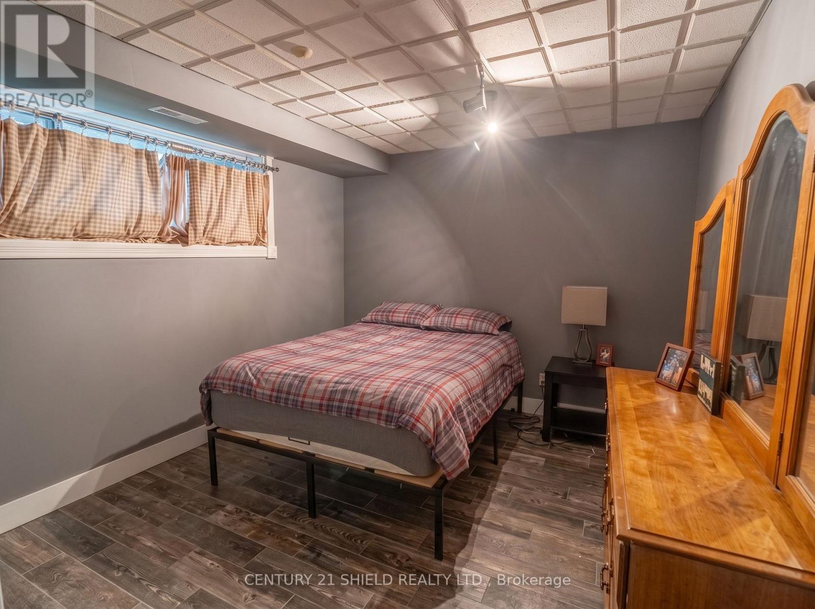 434 HILBERT AVENUE - Image 15