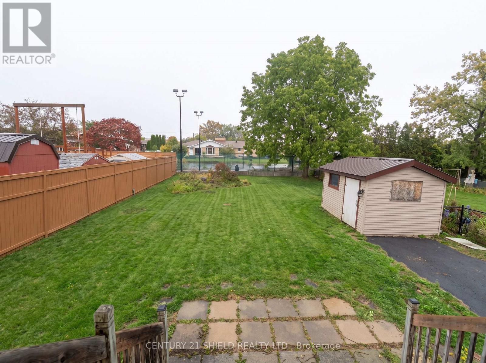 434 HILBERT AVENUE - Image 17