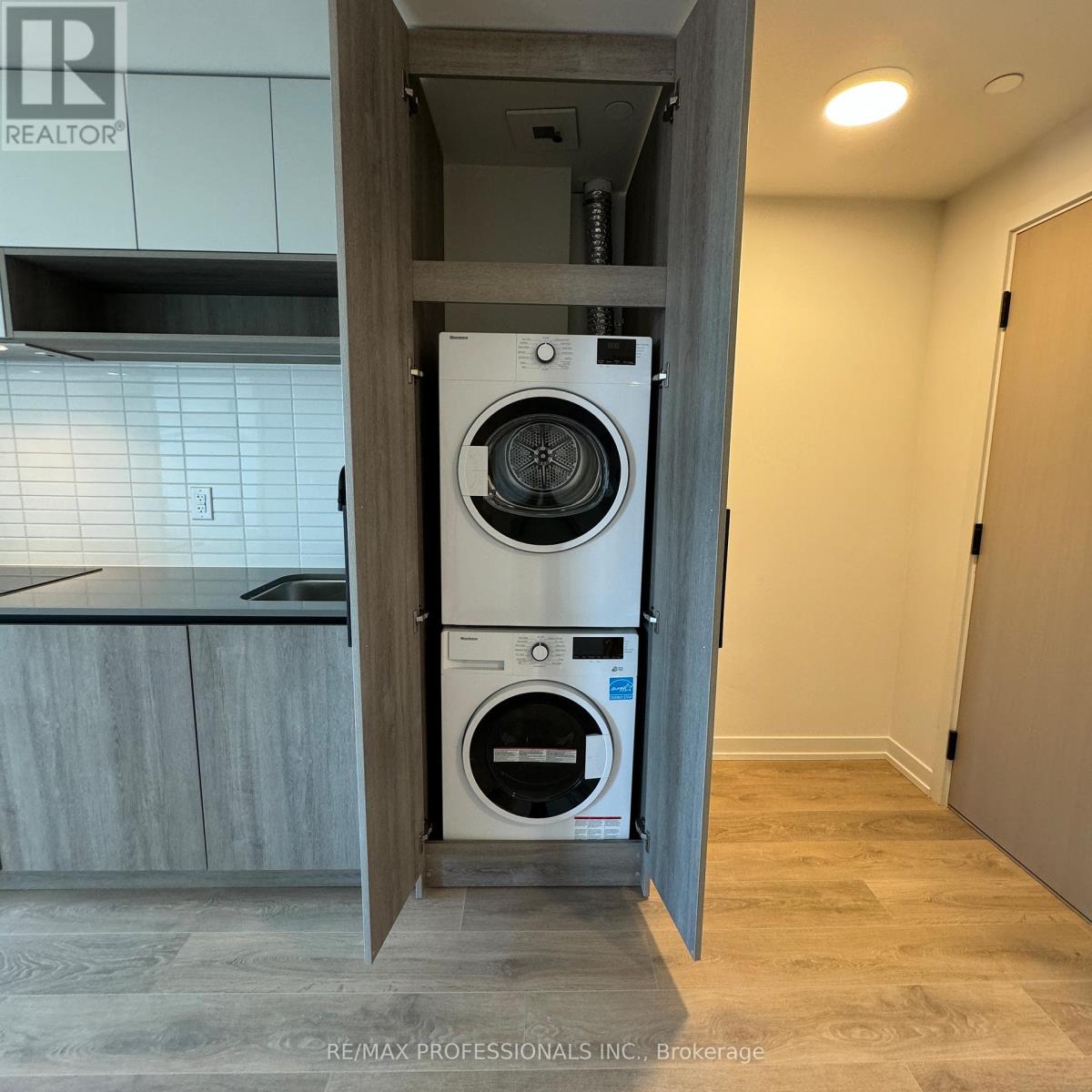 181 Sterling Road — photo 15