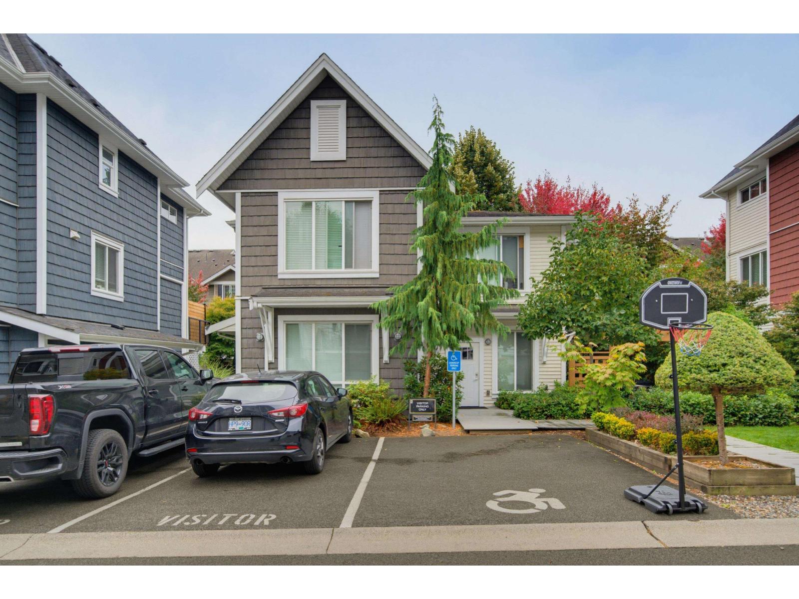Photo of 36 3039 156 STREET 34