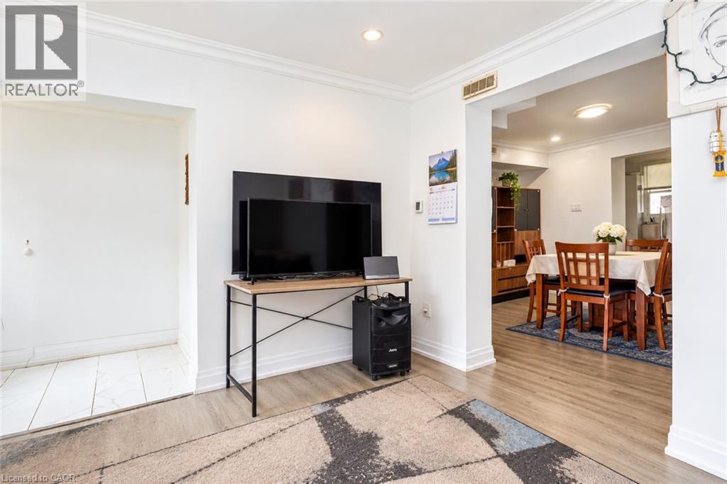 179 Wilson Street — photo 4