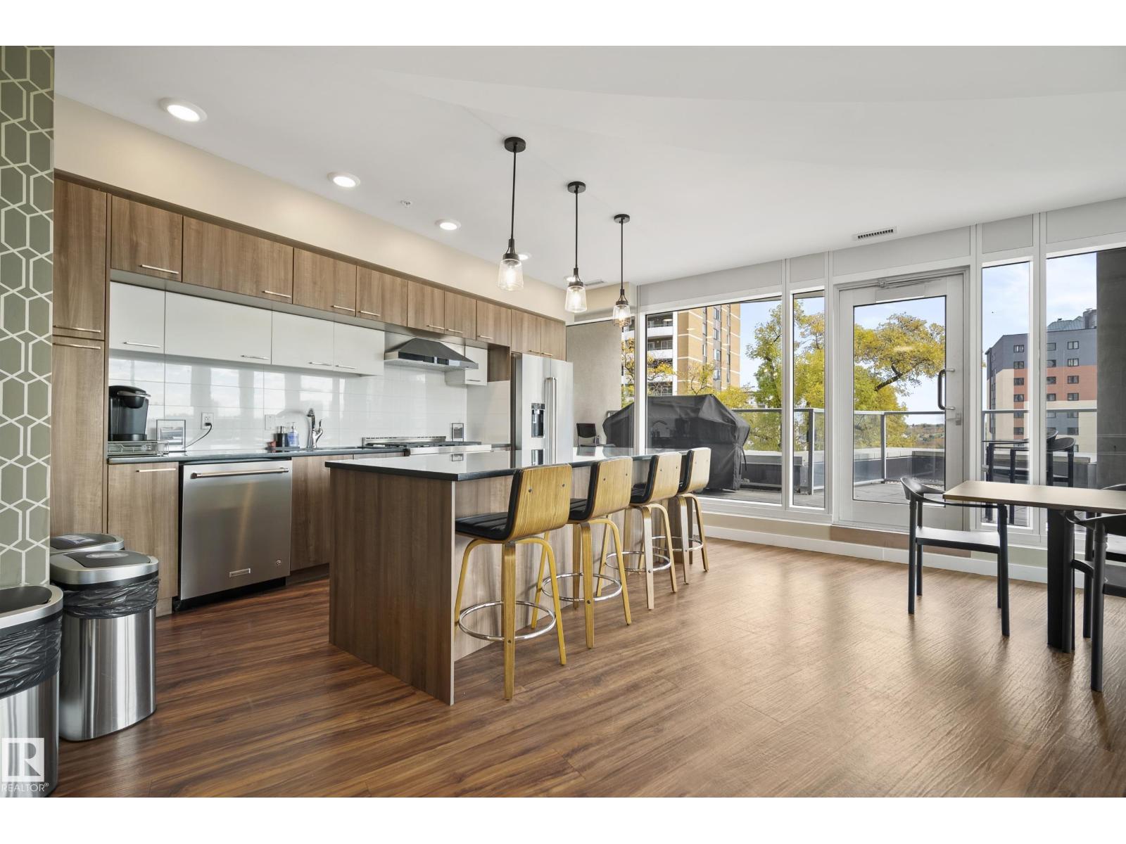 #1504 9720 106 ST NW - 36