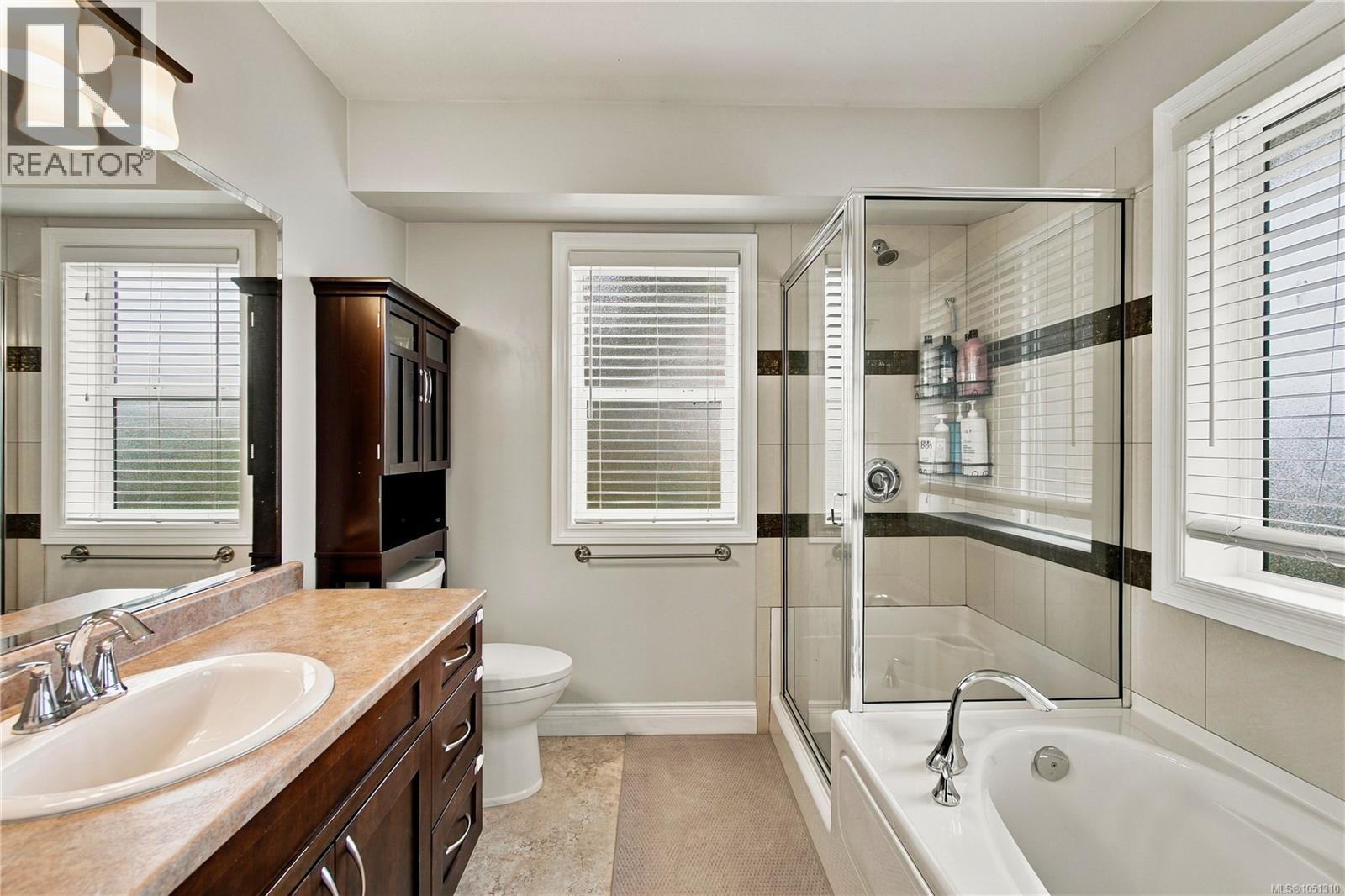1940 Legacy Pl, Nanaimo - Image 1