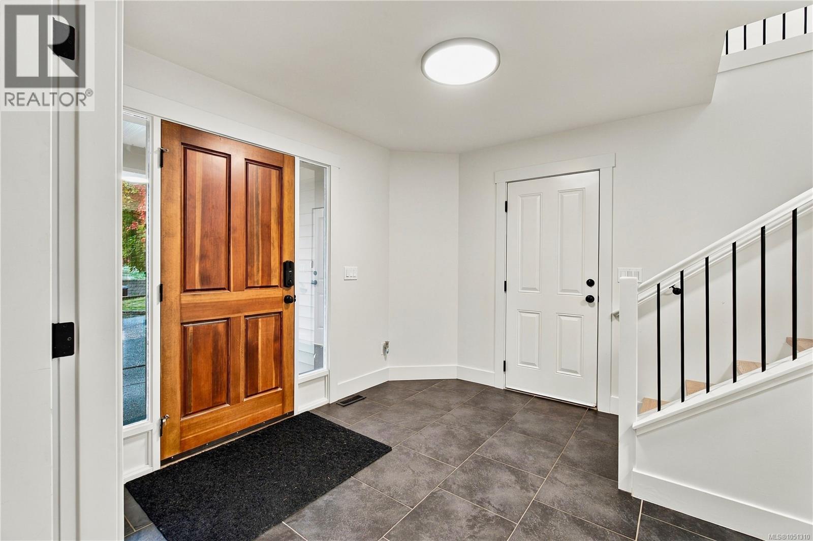 1940 Legacy Pl, Nanaimo - Image 1