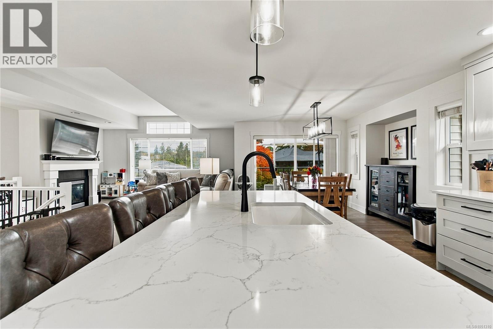 1940 Legacy Pl, Nanaimo - Image 1