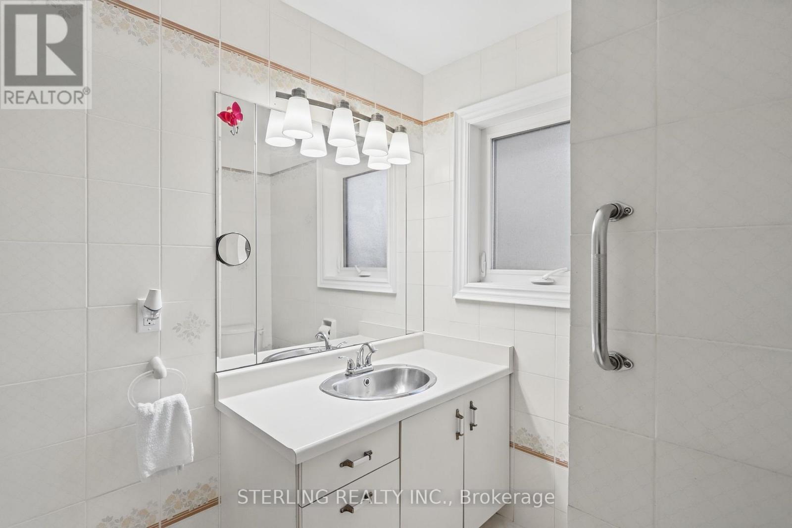 27 Oakmeadow Boulevard, Toronto, ON photo 16
