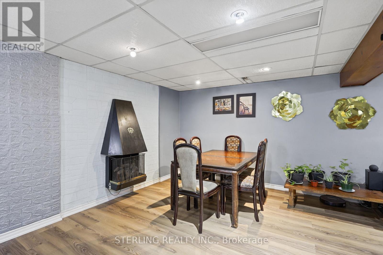 27 OAKMEADOW BOULEVARD - 23