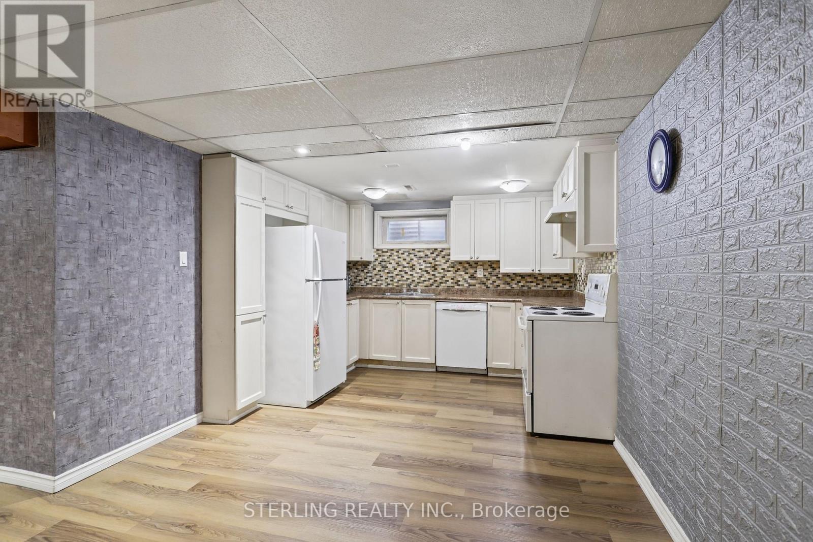 27 OAKMEADOW BOULEVARD - 25