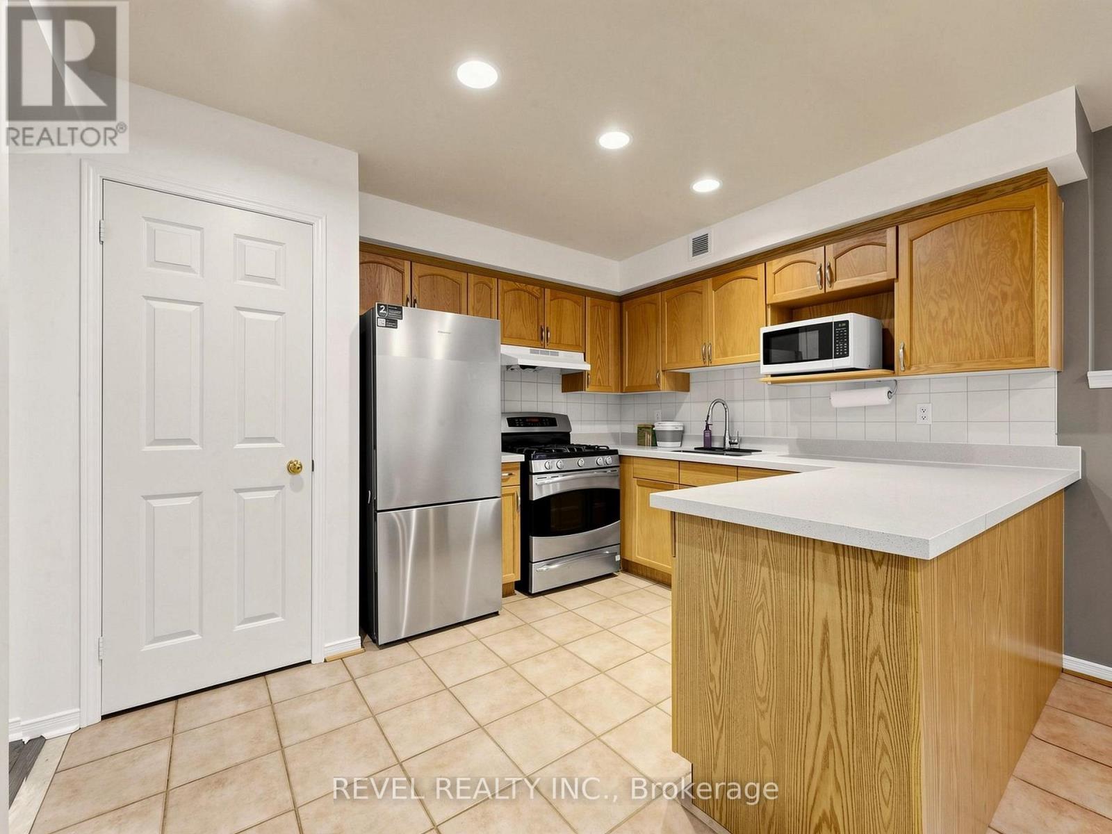 Lower- 831 Regal Crescent, Pickering, ON photo 10