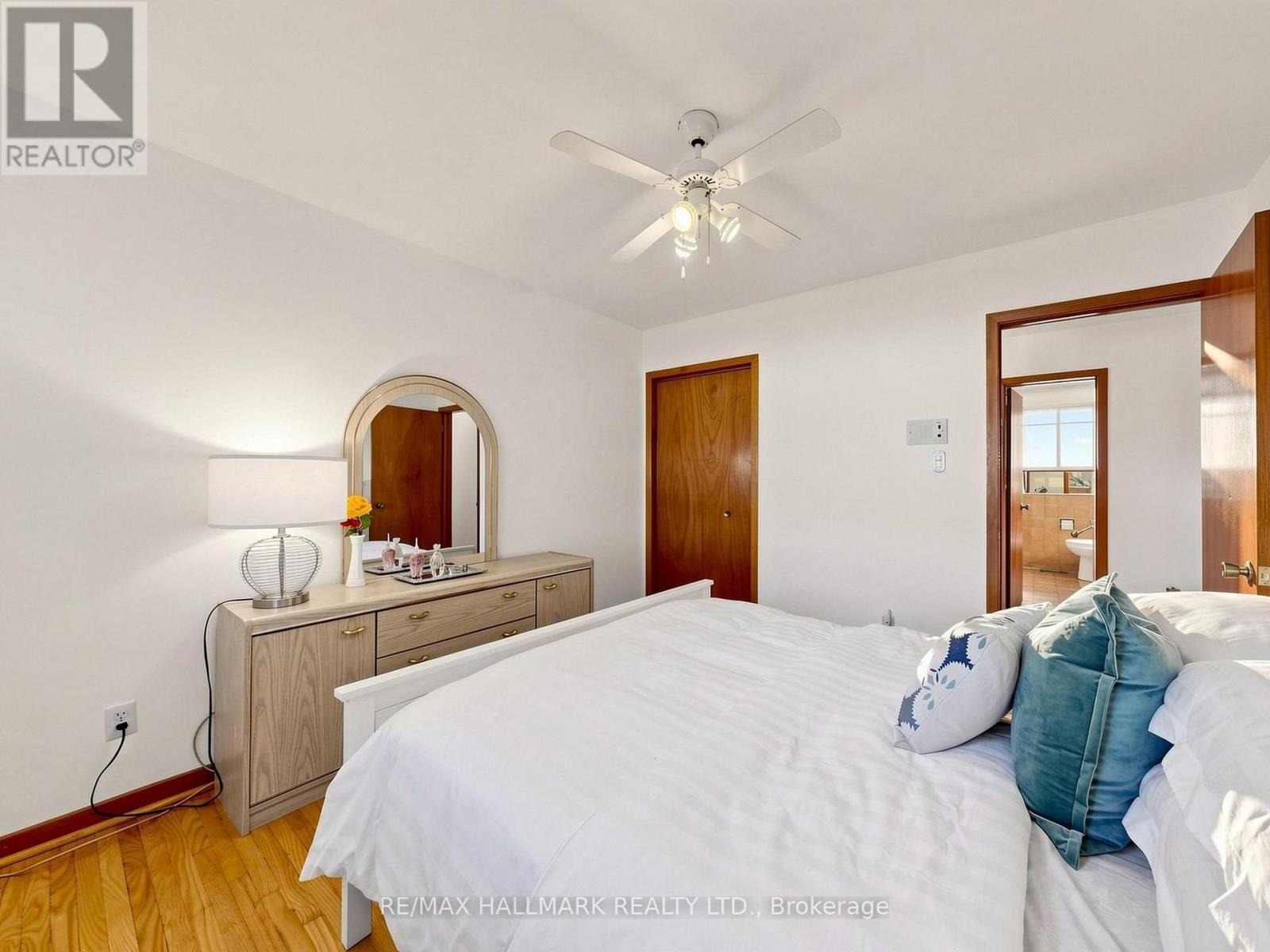4 MULTIFLORA PLACE - 34