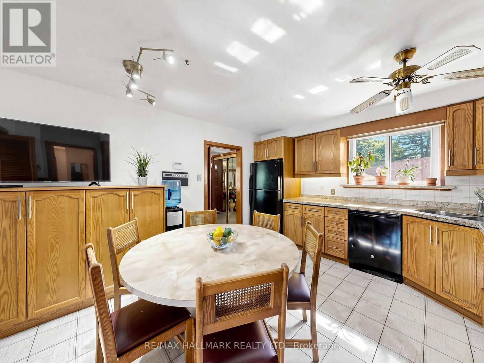 4 MULTIFLORA PLACE - 9