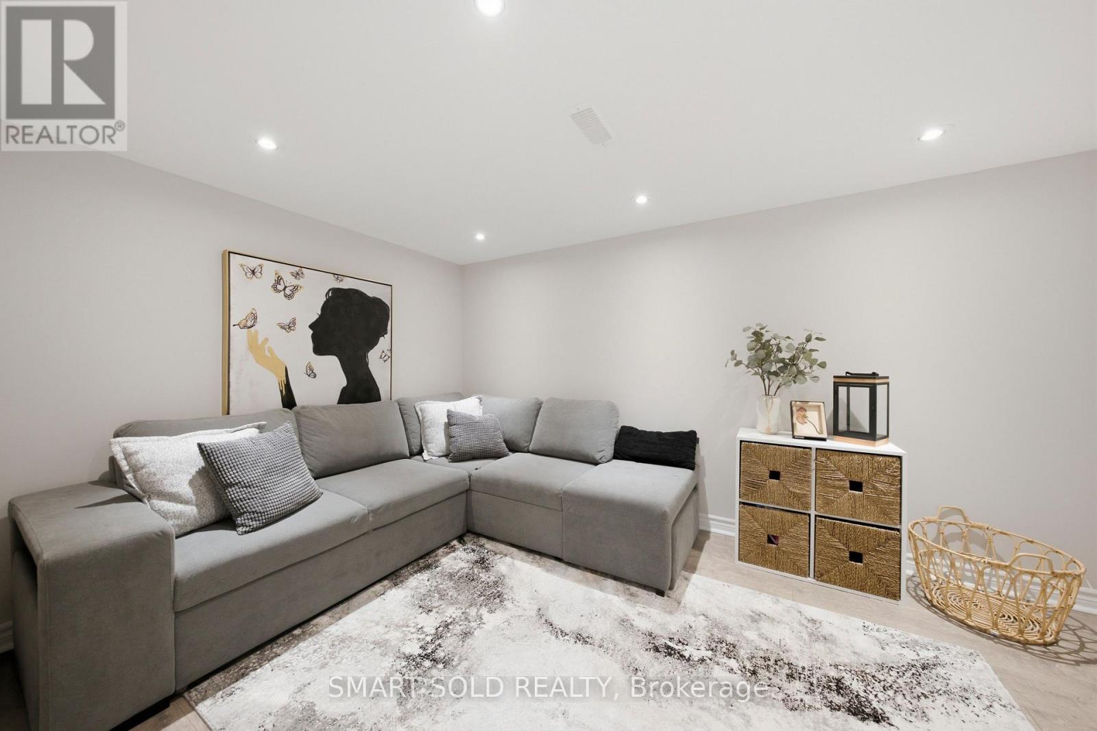 24 ANDES CRESCENT - 29