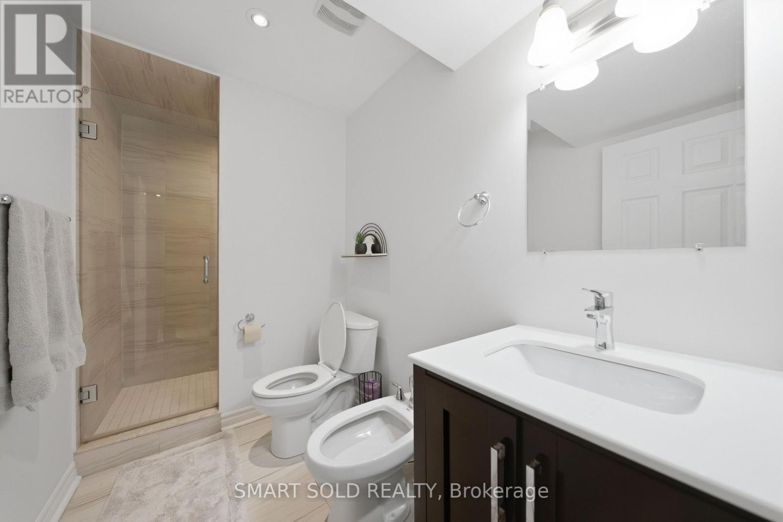 24 ANDES CRESCENT - 32