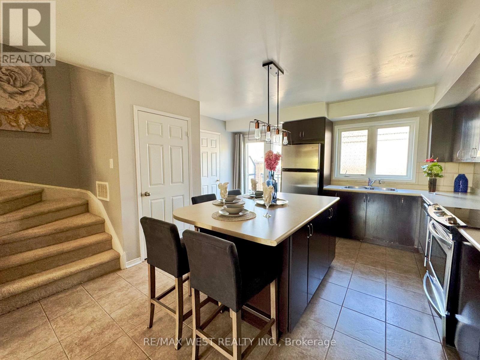136- 60 Fairwood Circle, Brampton, ON photo 8