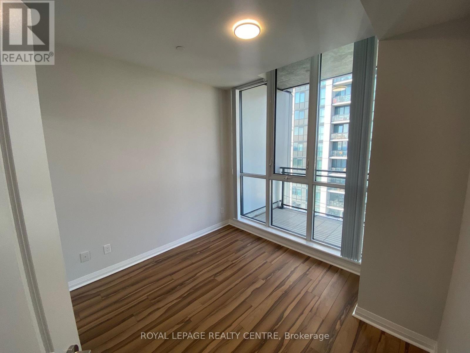 55 Eglinton Avenue West — photo 8