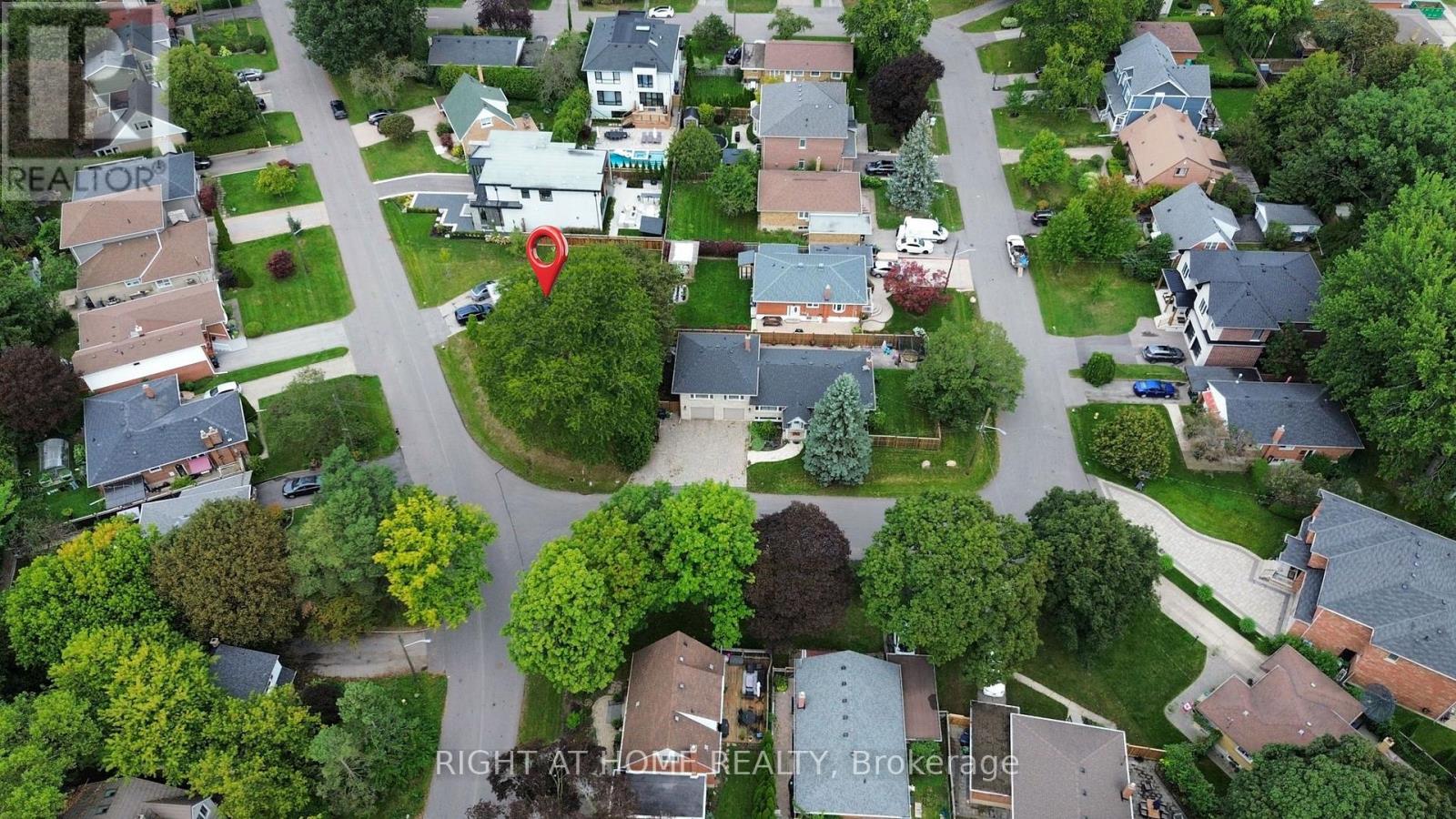 9 Appledale Road, Toronto, ON photo 13