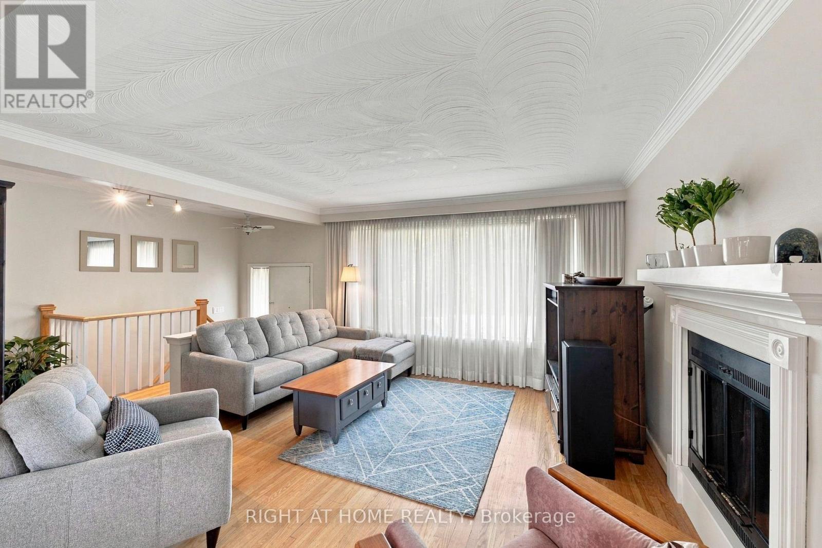 9 Appledale Road, Toronto, ON photo 16