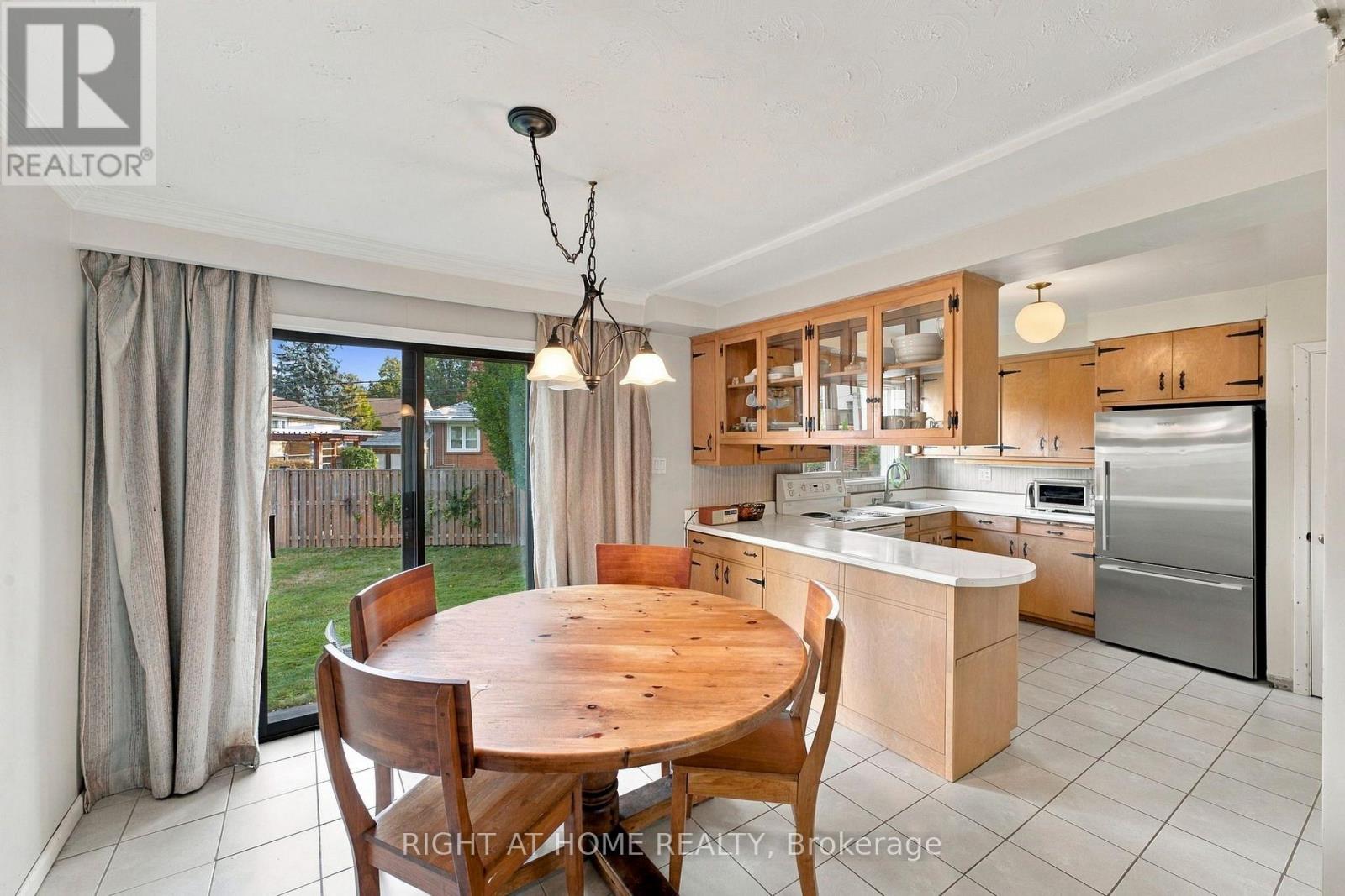 9 Appledale Road, Toronto, ON photo 17