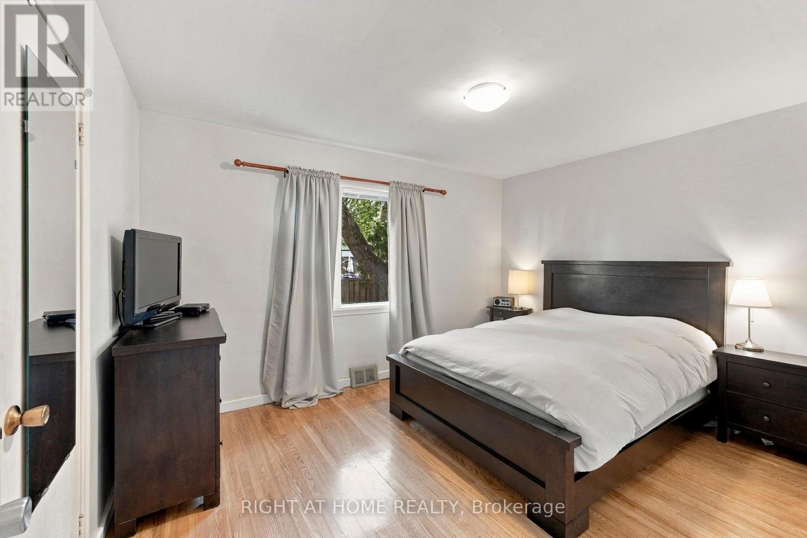 9 Appledale Road, Toronto, ON photo 20