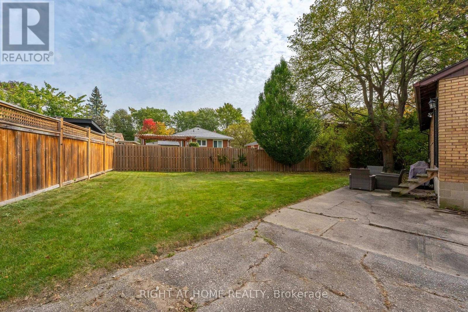 9 APPLEDALE ROAD - 5