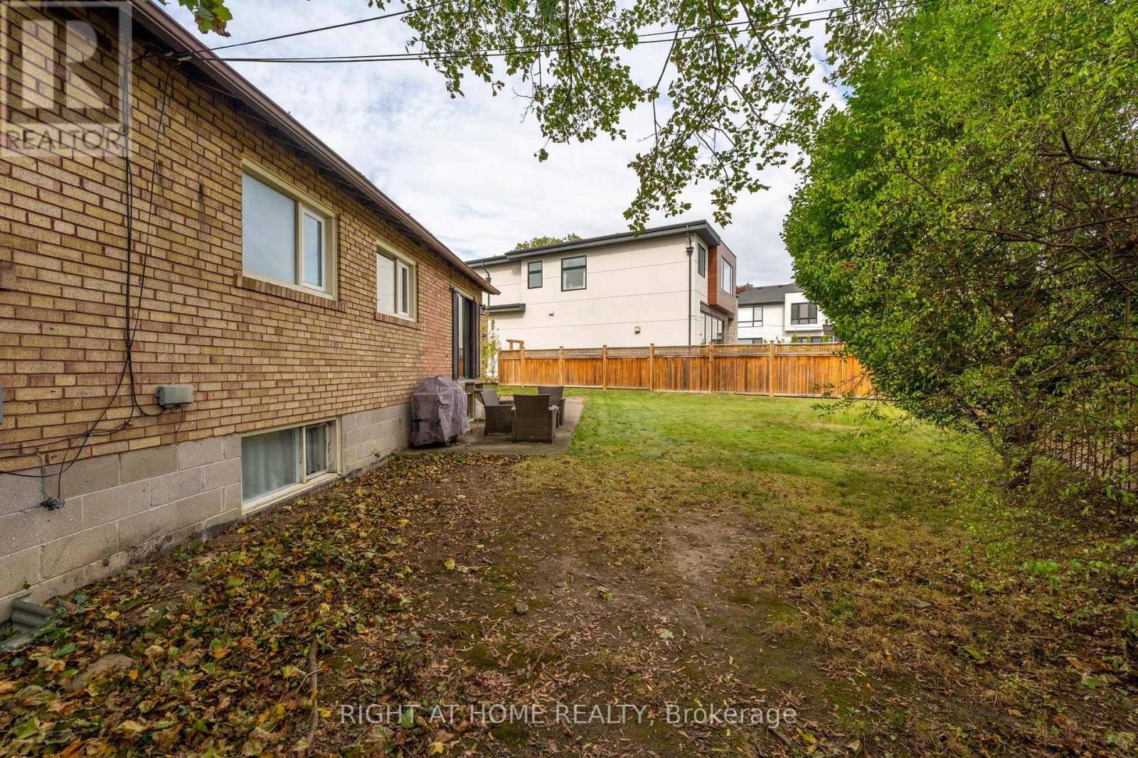 9 Appledale Road, Toronto, ON photo 9