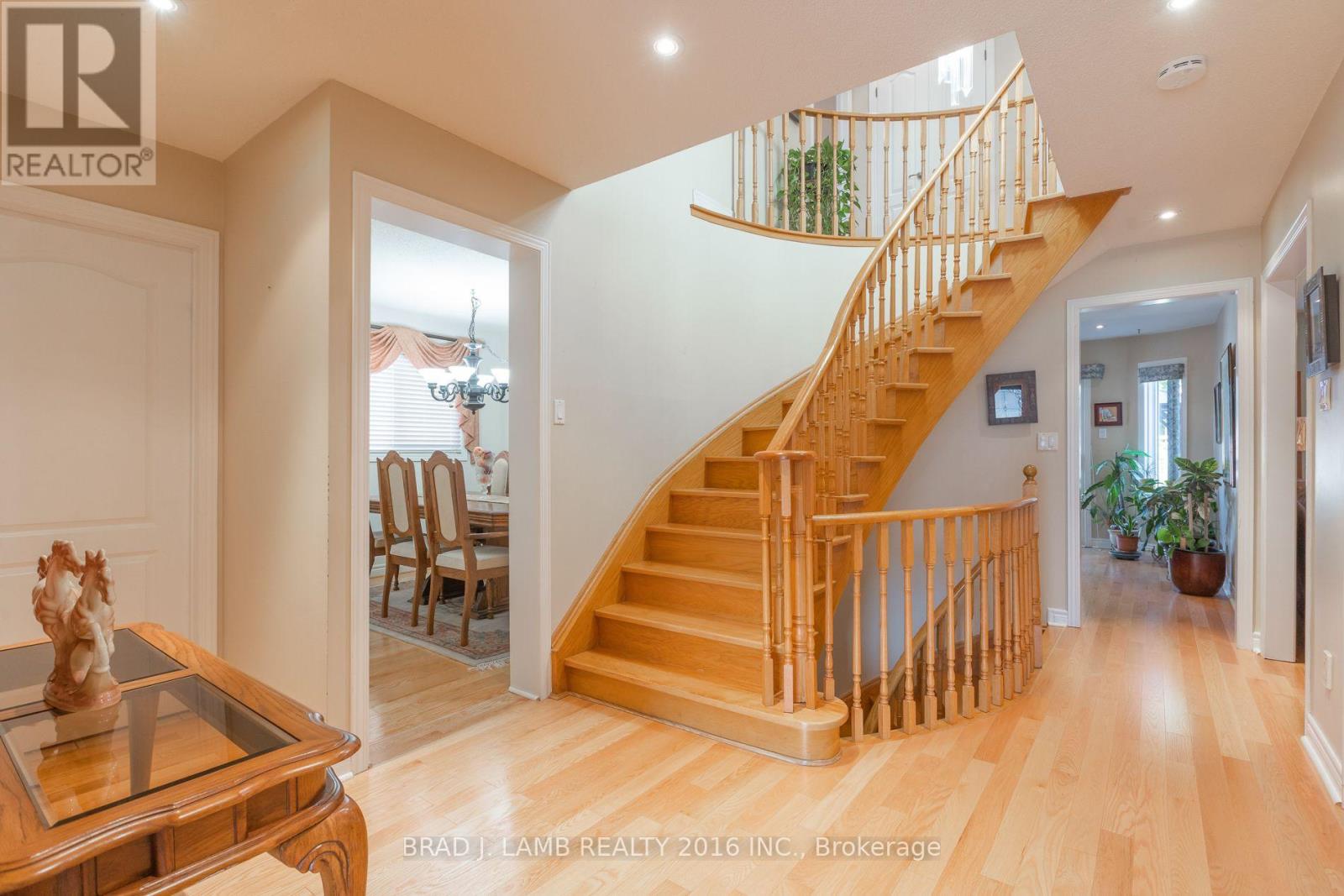 8 BURNLEY PLACE - 1
